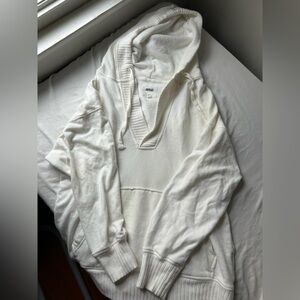 Aerie V-Neck White Sweater size medium